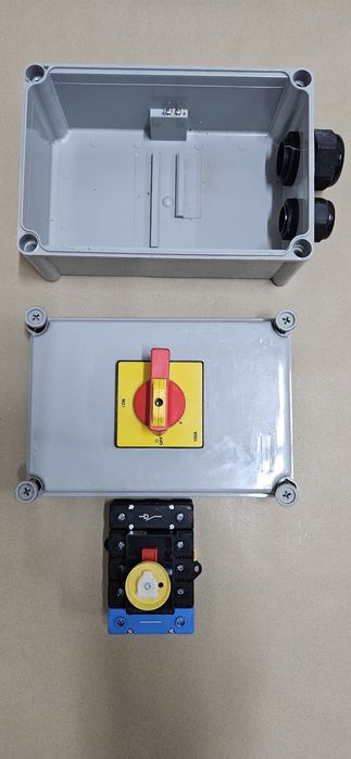 Wyłącznik SALZER 100A w obudowie