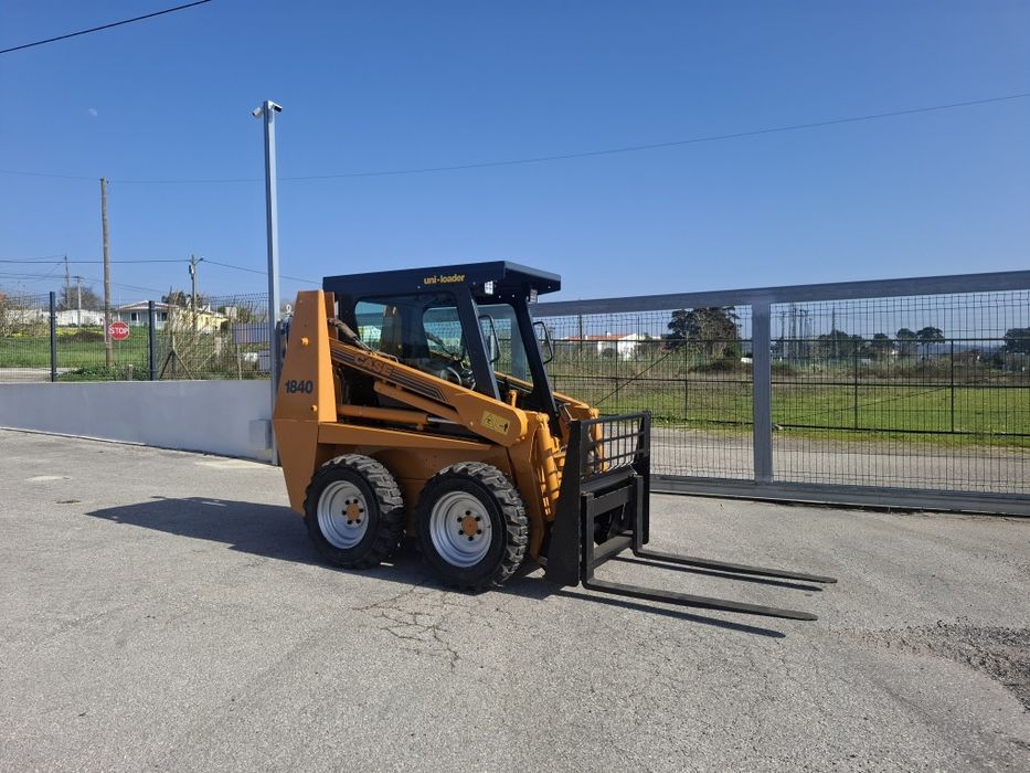 Mini carregadora case  bobcat