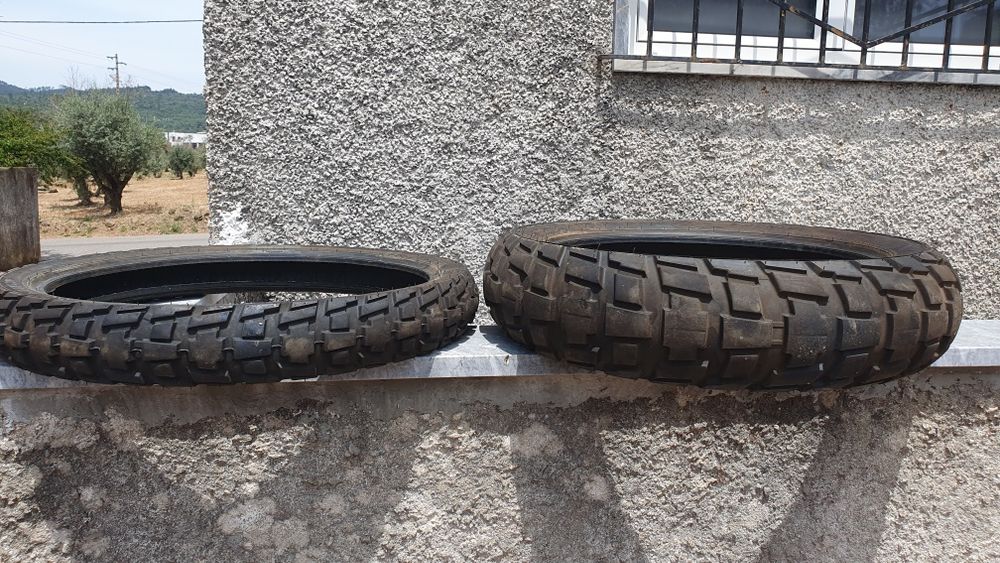 Vendo conjunto de pneus com +/- 800 Km