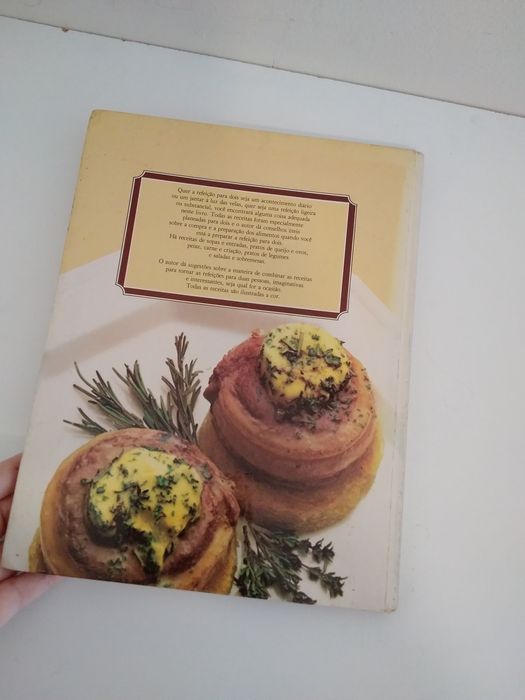 1981 Livro capa dura Cozinha a Dois Rosemary Wadey Cozinha Prática