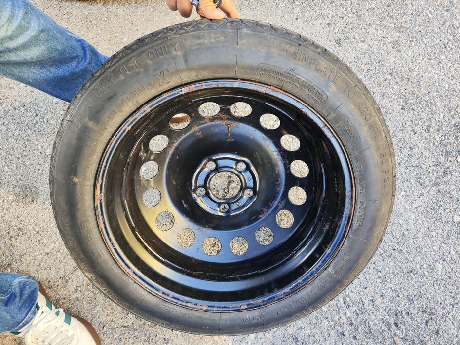 Pneu suplente de emergência Volvo V40