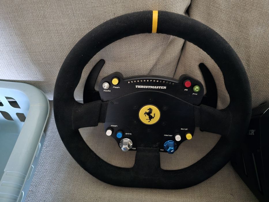 Simracer base trustmaster pc racer