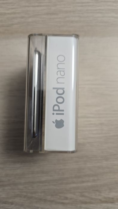 iPod Nano 3rd Gen 4GB Silver FACTORY SEALED