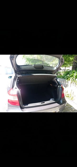 BMW 118D  cinza Rato