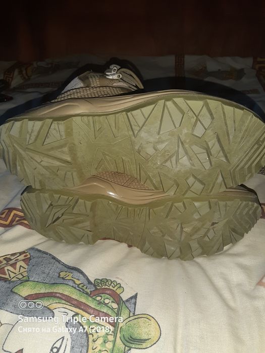 Продам военные берцы.Название Соты.