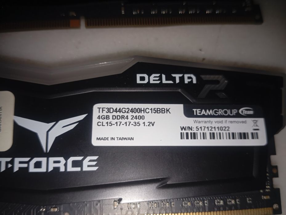 RAM/Memórias RGB Team Group T-force Delta R 8Gb CL15