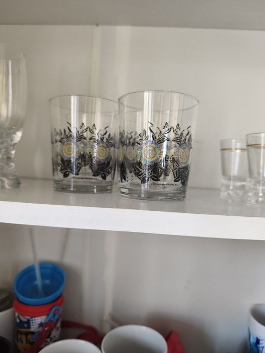 Sprzedam żelazko  i szklanki