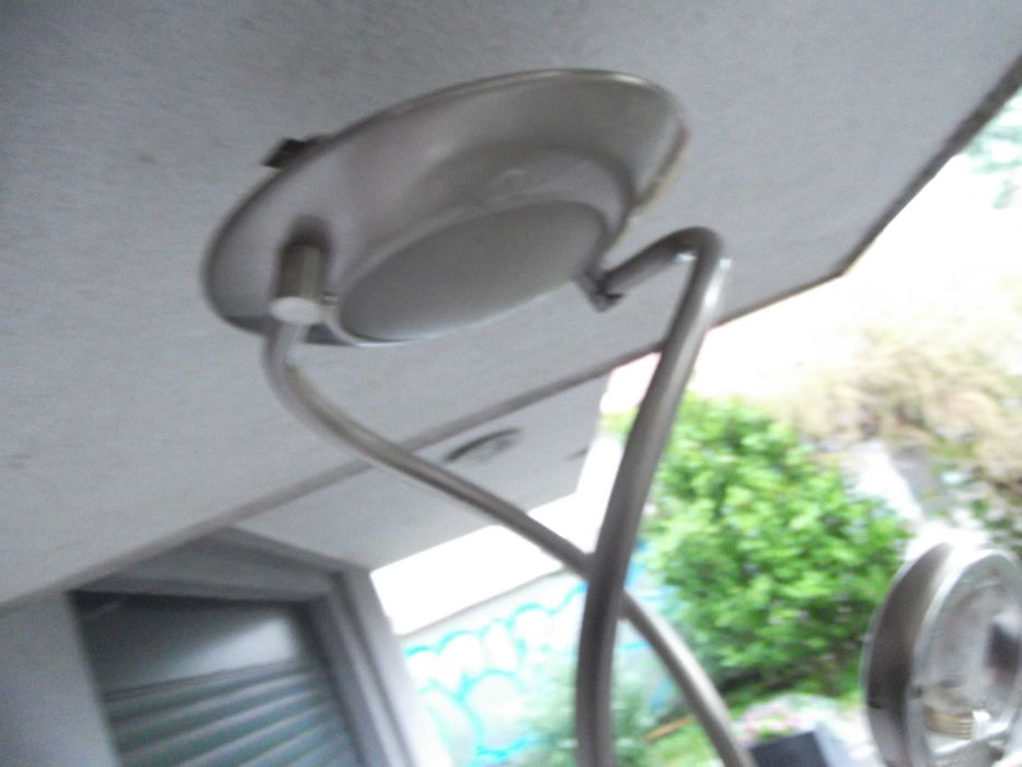 Lampa stojąca podłogowa