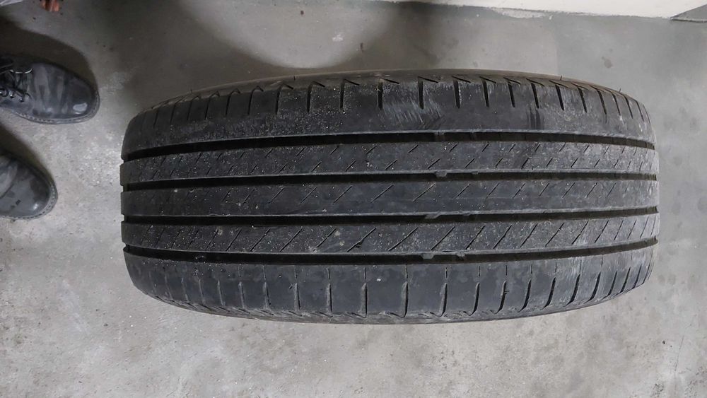 4 pneus Bridgestone Allenza 001 para SUV eléctrico