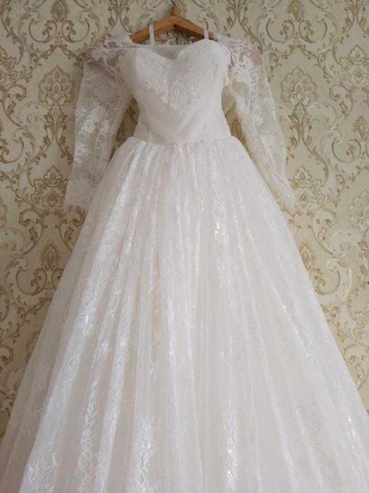 Весільна сукня шлейф кружево
