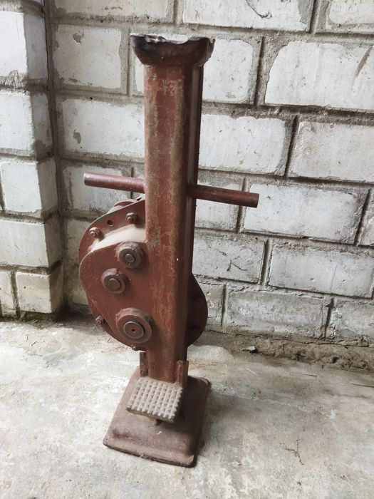 Сдам в аренду домкрат железнодорожный СССР 25т