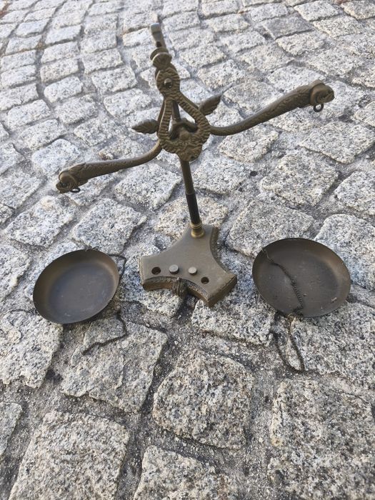 Balança muito antiga