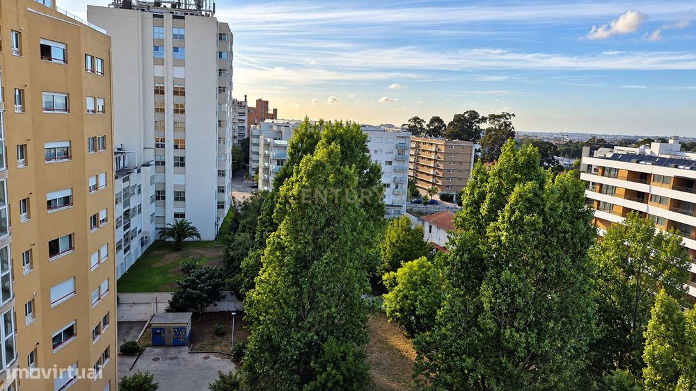 T2 com garagem e varanda | Costa Cabral, Porto