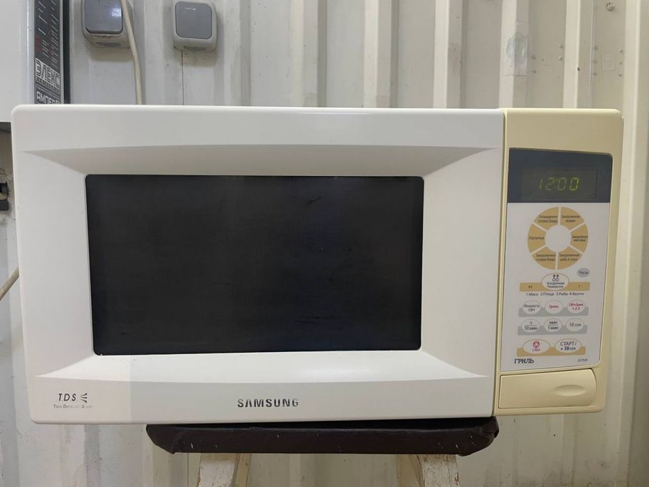 Микроволновая печь — Samsung G273VR 20 литров с грилем в хорошем состоянии