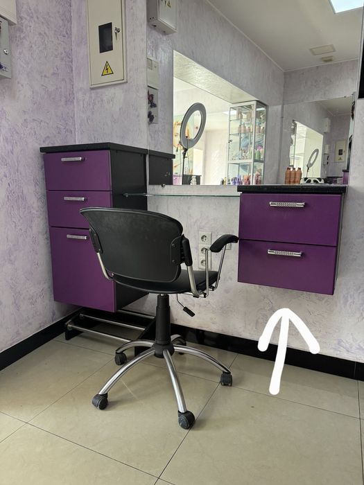 Підвісні тумби,підставка під сумки,дзеркало