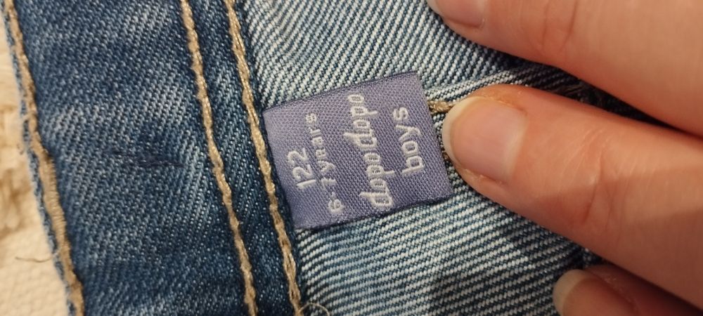 Spodnie jeans chłopięce r. 122 + Gratis