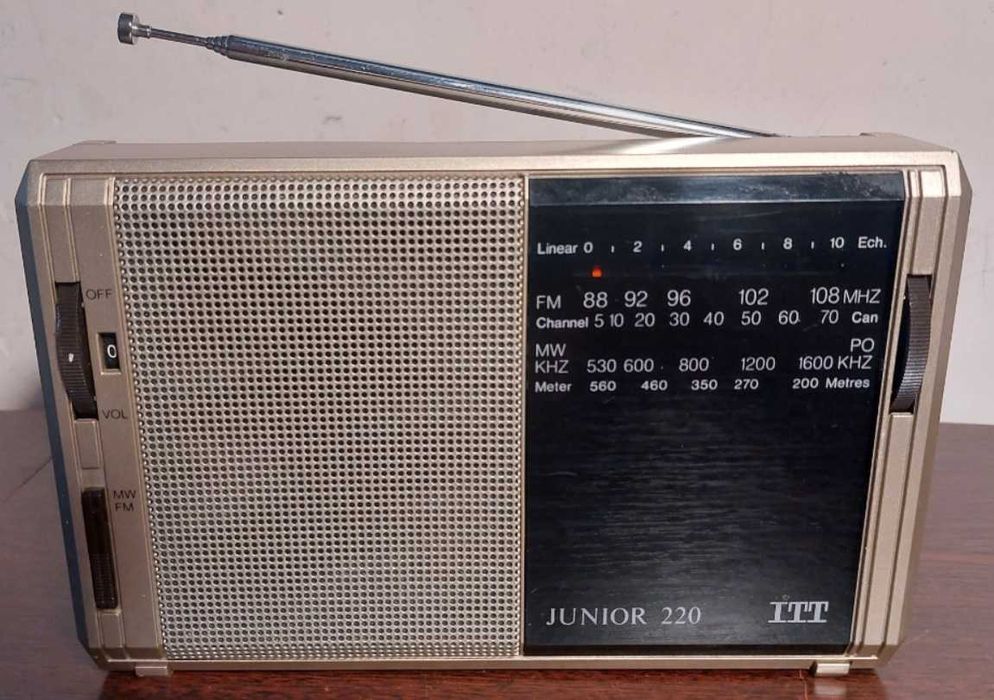 радіоприймач ITT Junior 220