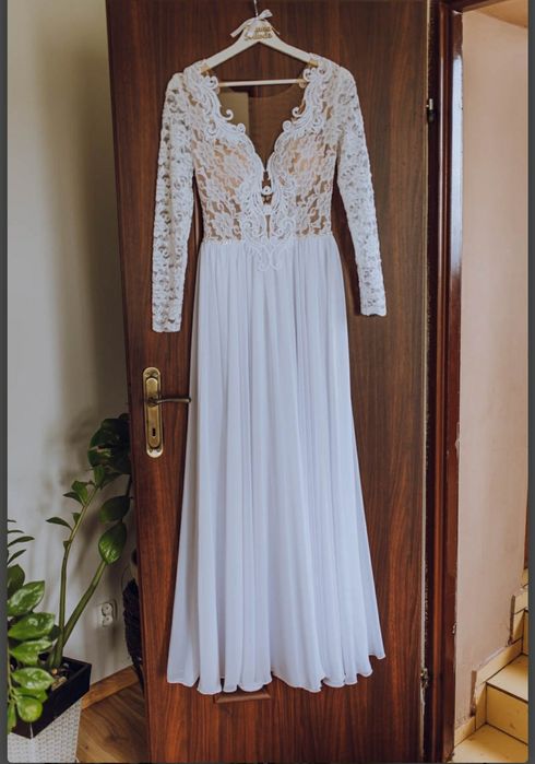 Koronkowa suknia ślubna