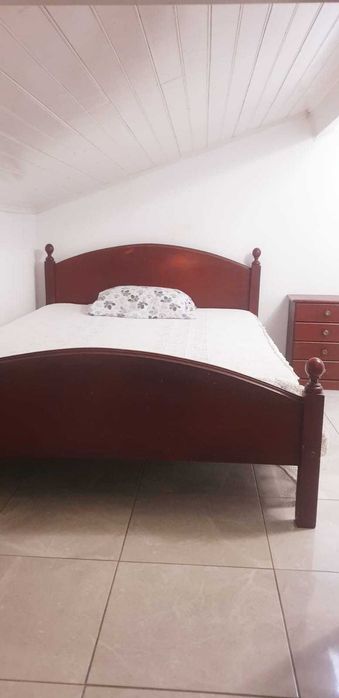 Alugo Quarto com charme