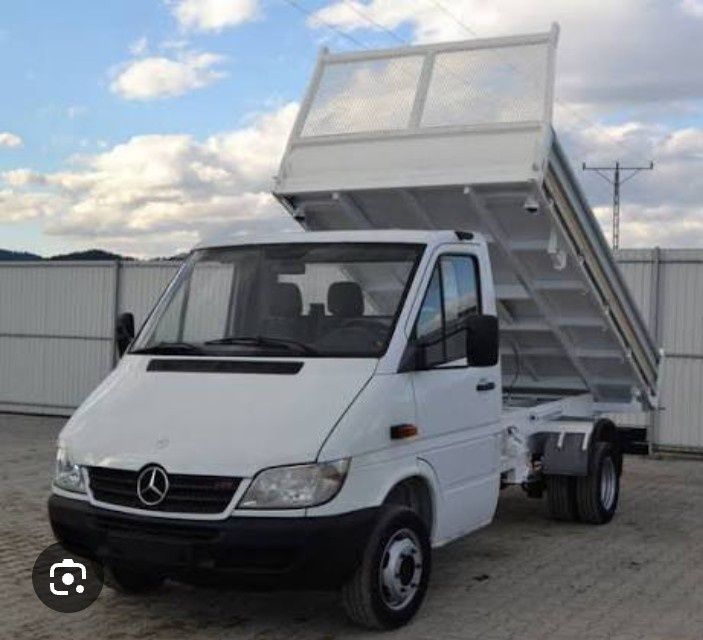 Przeprowadzki i transport różnych materiałów