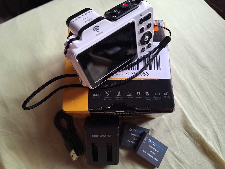 Máquina fotográfica Kodak WPZ2 Branca, Carregador + 3 Baterias + Bolsa
