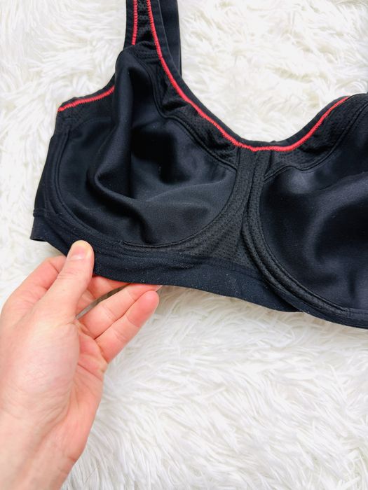 Biustonosz sportowy fiszbiny 80F czarny