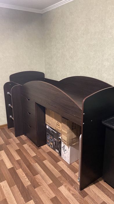 Продам дитяче ліжко зі столом