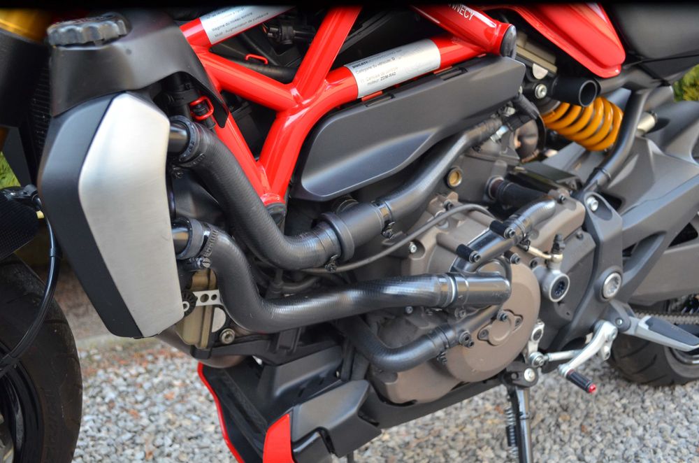 Ducati Monster 1200 S