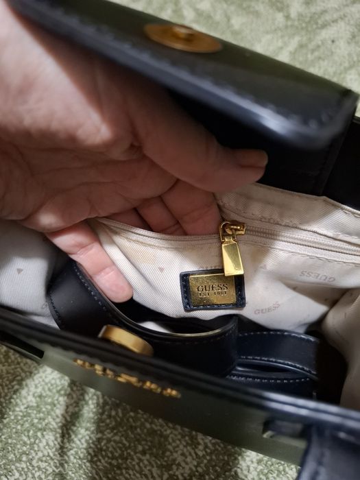 сумка Guess луже в гарному стані, вмістка  та маленька