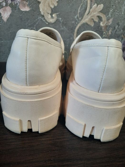 Продам туфельки для школы