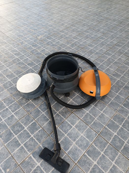 Aspirador para  líquidos e solidos