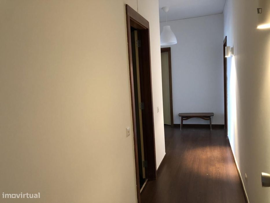 Quarto - localizado em Olaias Lisbon