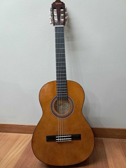 Guitarra clássica Valencia ¾