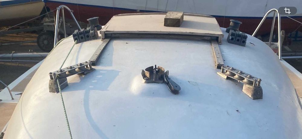 Продам парусную яхту.