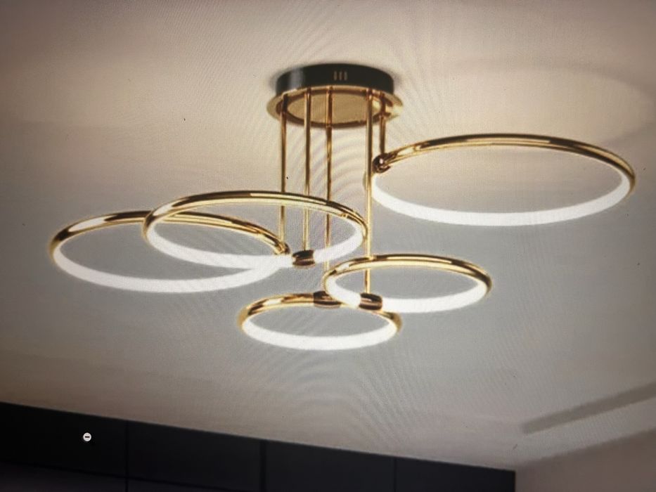 Piekny nowy żyrandol led barwa ciepla i zimna