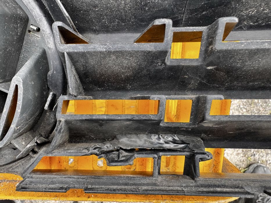 Grill /Atrapa VW Passat B5 ORI + GratiS