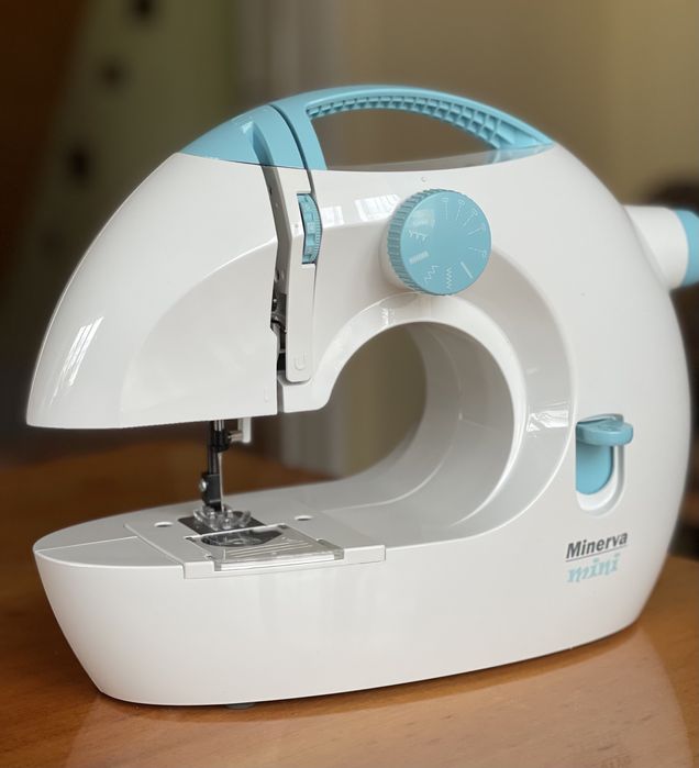 Minerva Mini швейна машинка б/у