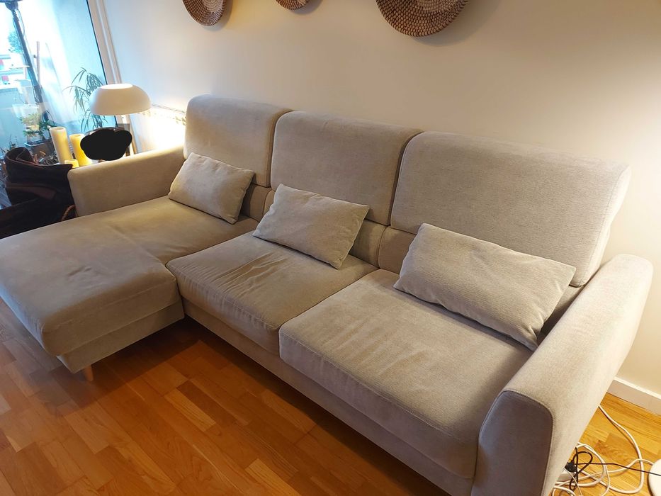 Sofá Cinzento com Chaise Long do Lado Esquerdo