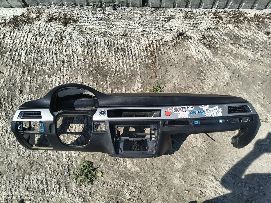 Deska rozdzielcza kokpit BMW E90 E91 Cup Holder Uchwyty na kubki Wysyłka