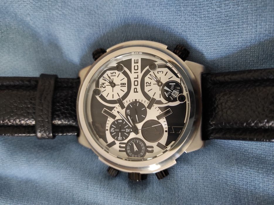 Relógio Police Python