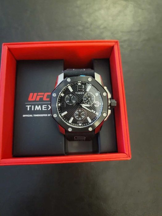 Чоловічий годинник Timex UFC TW2V58600.