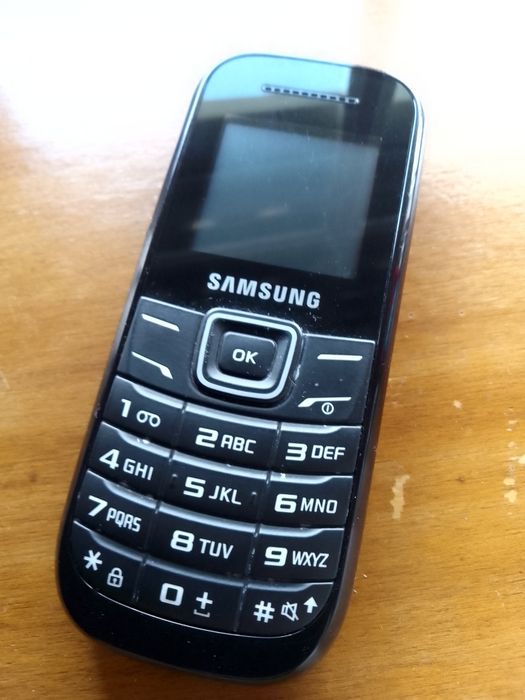 Telemóvel Samsung E1200i
