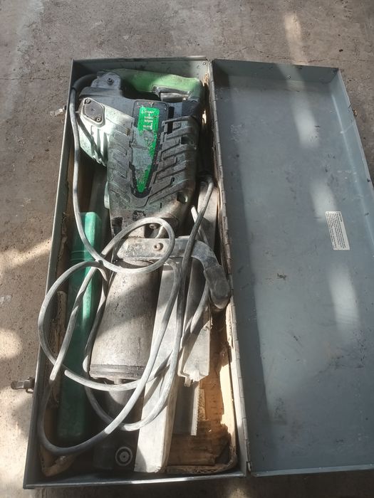 Відбійний молоток Hitachi H65SB2