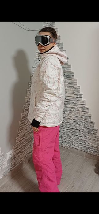 крутий лижний костюм в ідеальному стані
