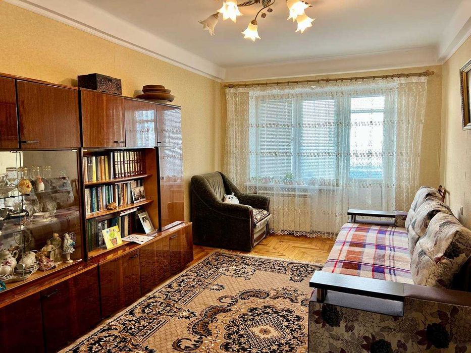 Продам 3х комнатную квартиру район "Александровского рынка"