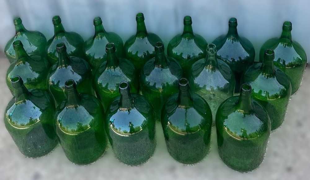 Garrafões antigos de 5 Litros, castanhos e verdes