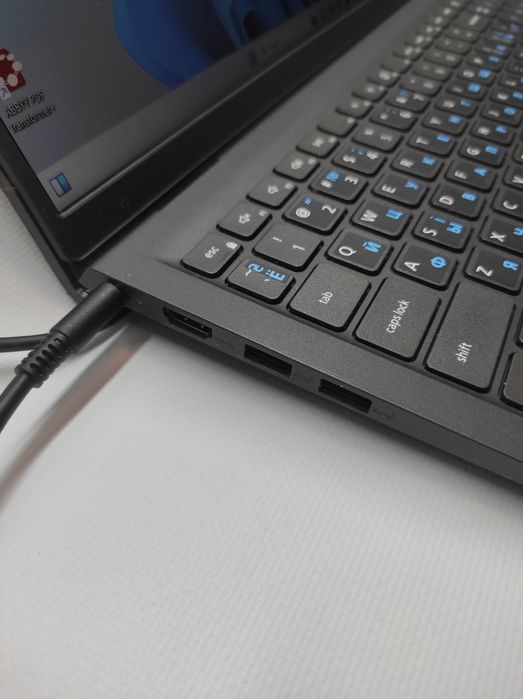 Офісний ноутбук Dell Inspiron 3511+SSD 256Gb+RAM 8 Gb