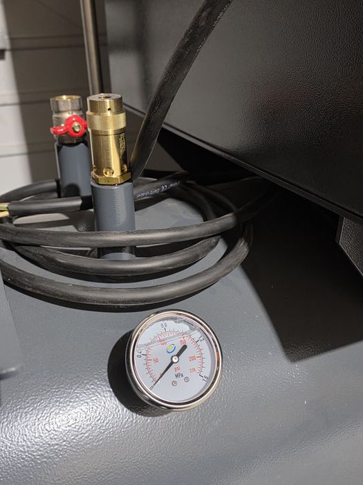 Kompresor śrubowy HQ-10/ 270