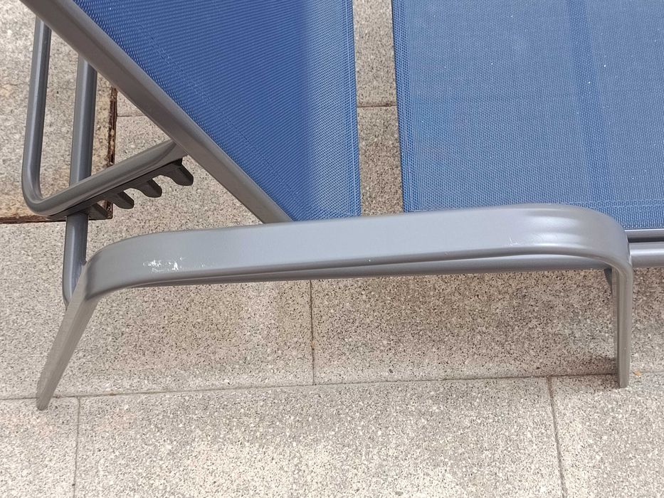 Espreguiçadeira Metálica Ajustável com Tecido Azul