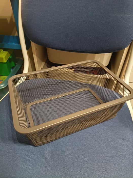 Szafka ścienna Ikea z pojemnikami